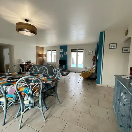 Familial Avec Piscine Chauffée à - Fr-1-426-572 *