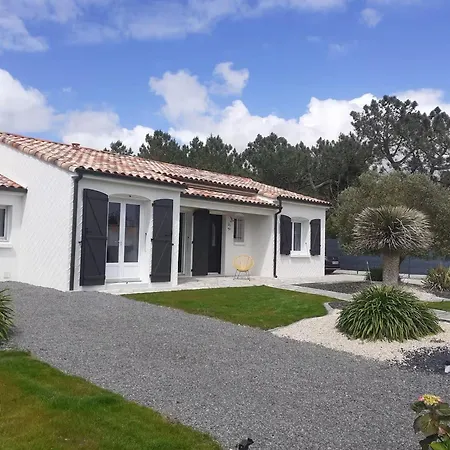 Familial Avec Piscine Chauffée à - Fr-1-426-572 *