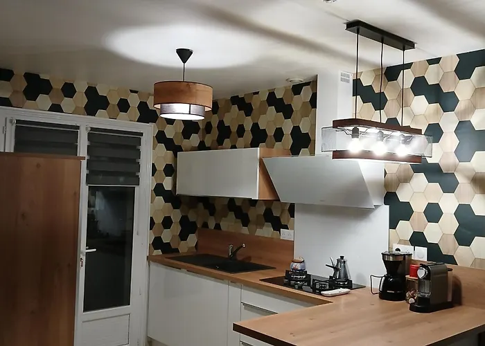 Familial Avec Piscine Chauffée à - Fr-1-426-572